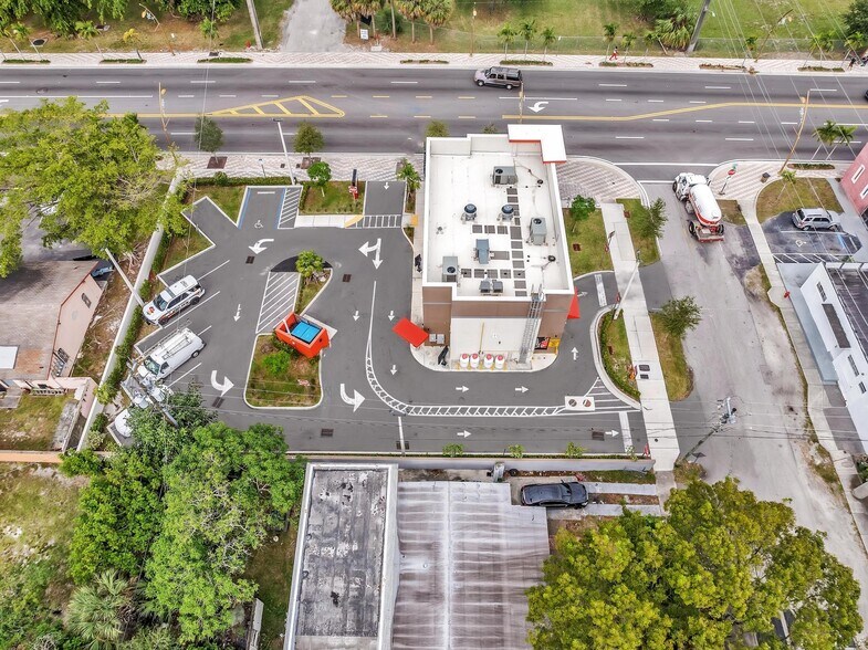2010 NW 6th St, Fort Lauderdale, FL à vendre - Photo de l’immeuble – Image 2 sur 45