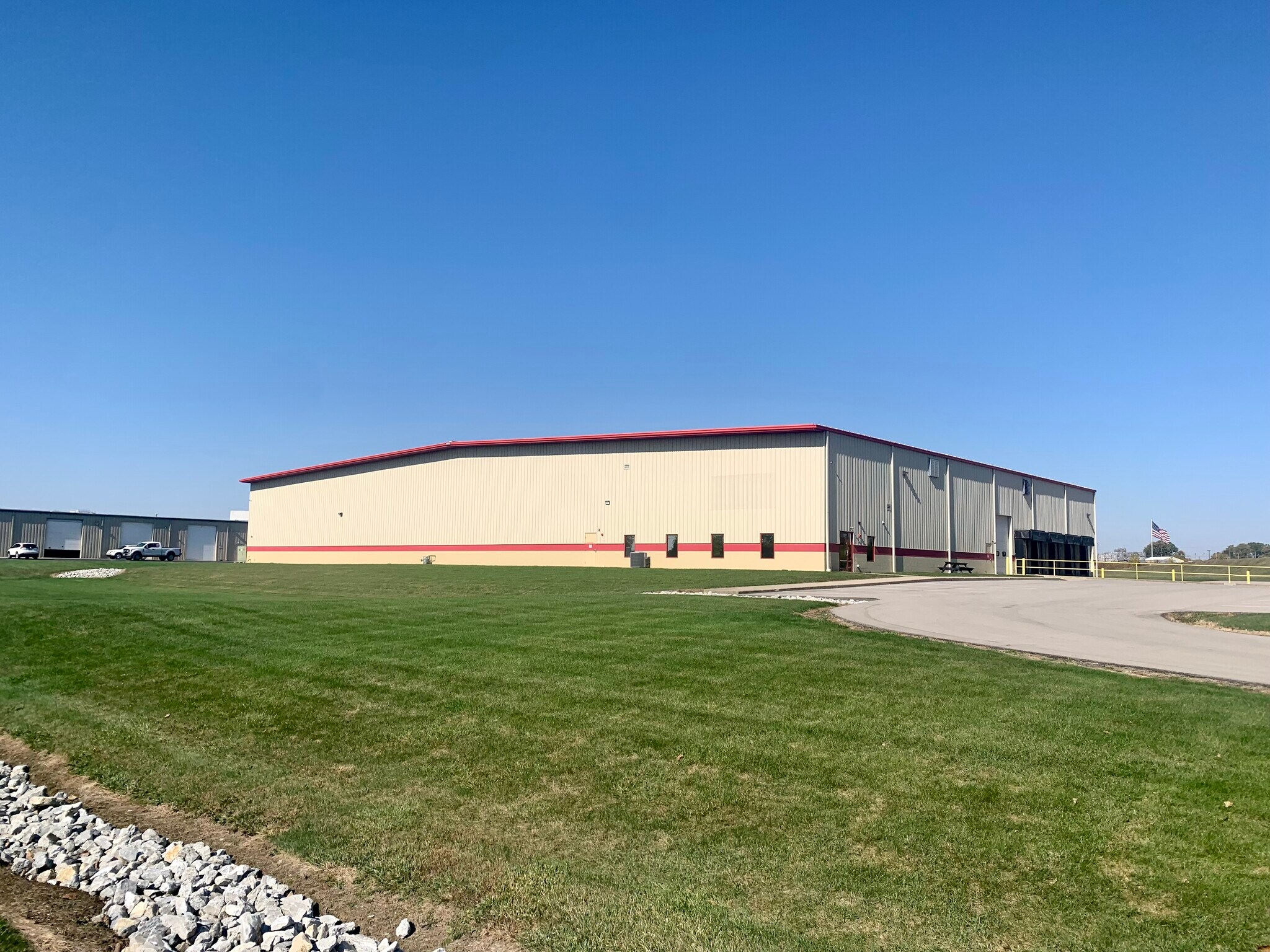 910 Progress Dr, Richmond, IN à louer Photo principale– Image 1 sur 23