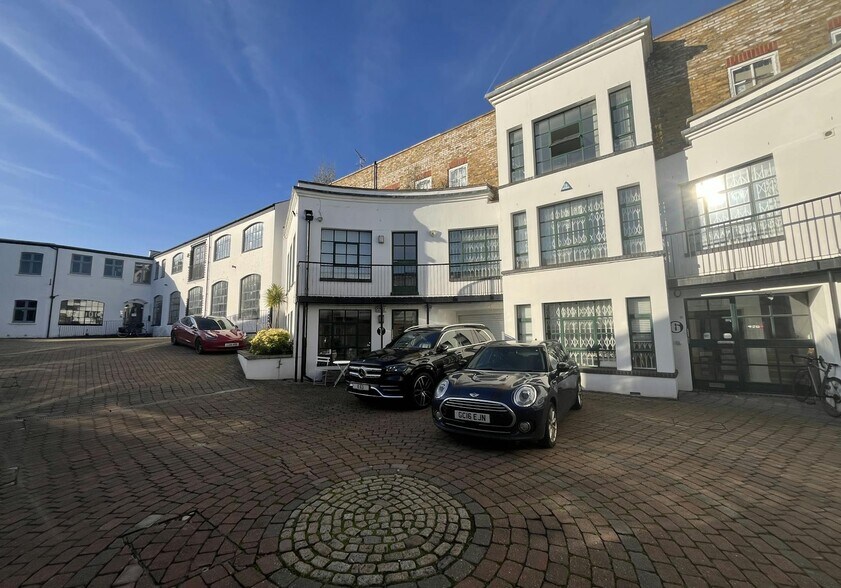 158 Hurlingham Rd, Londres à louer - Photo principale – Image 1 sur 17