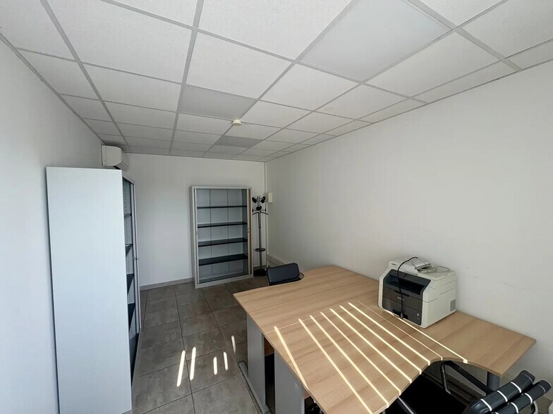 Bureau dans Salon-de-Provence à louer - Photo intérieure – Image 2 sur 5