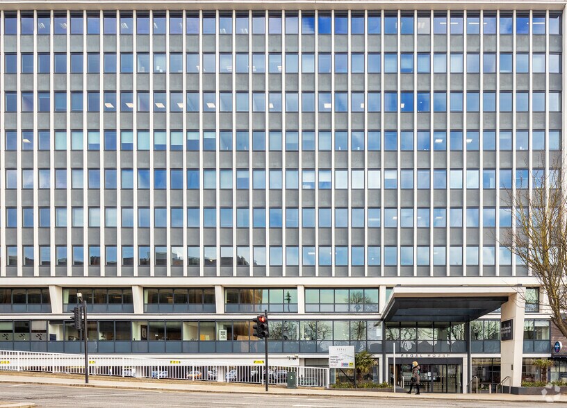 68-70 London Rd, Twickenham à louer - Photo de l’immeuble – Image 3 sur 16