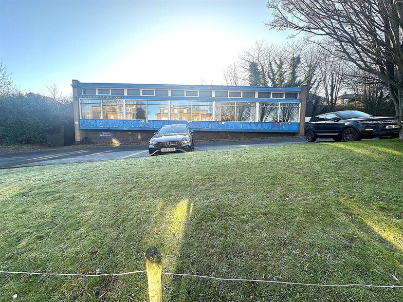 Kirkstall Ln, Leeds à vendre - Photo de l’immeuble – Image 3 sur 6