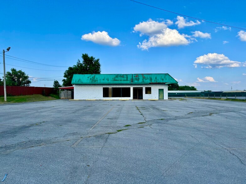 828 N Main St, Franklin, KY à vendre - Photo de l’immeuble – Image 2 sur 5