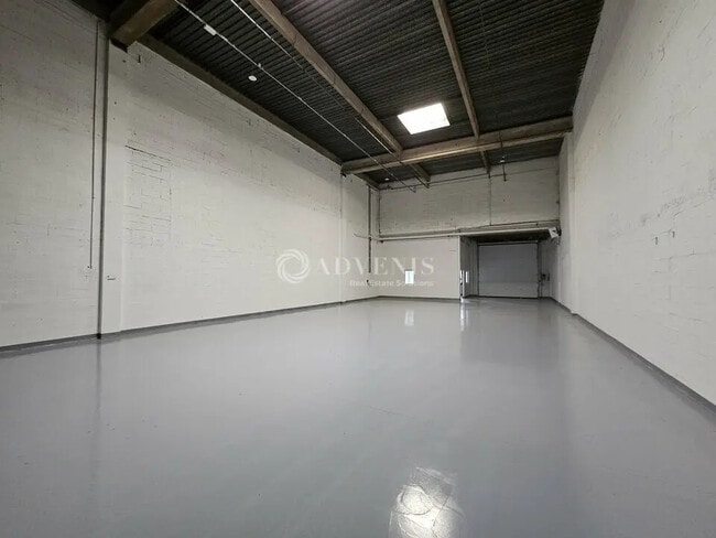 Plus de détails pour Local d'activités à louer