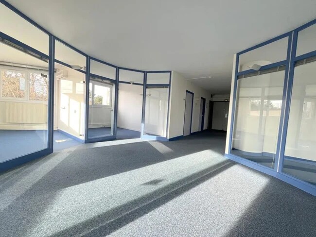 Plus de détails pour Avenue De L'Europe, Chatou - Bureau à vendre