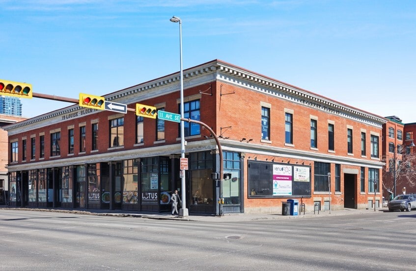 1018 MacLeod Trail SE, Calgary, AB à louer Photo de l’immeuble– Image 1 sur 2