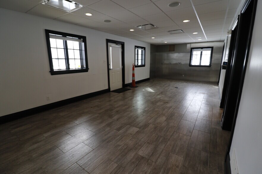 1223 E Sciota Ave, Peoria Heights, IL à louer - Photo de l’immeuble – Image 2 sur 21