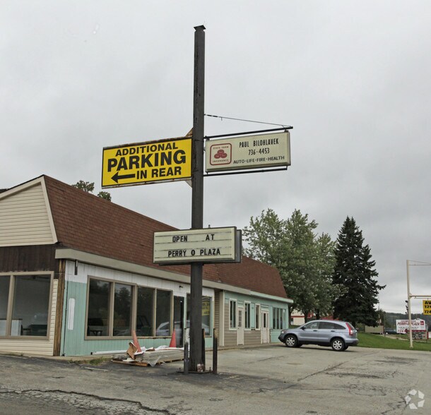 3357 Pittsburgh Rd, Perryopolis, PA à louer - Photo de l’immeuble – Image 3 sur 3