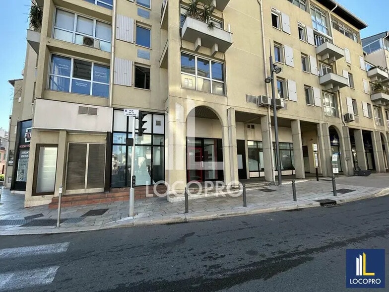 Bureau dans Cannes à vendre - Photo de l’immeuble – Image 2 sur 5