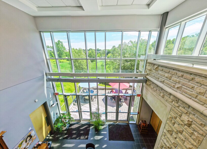 999 Collip Cir, London, ON à louer - Photo intérieure – Image 3 sur 15