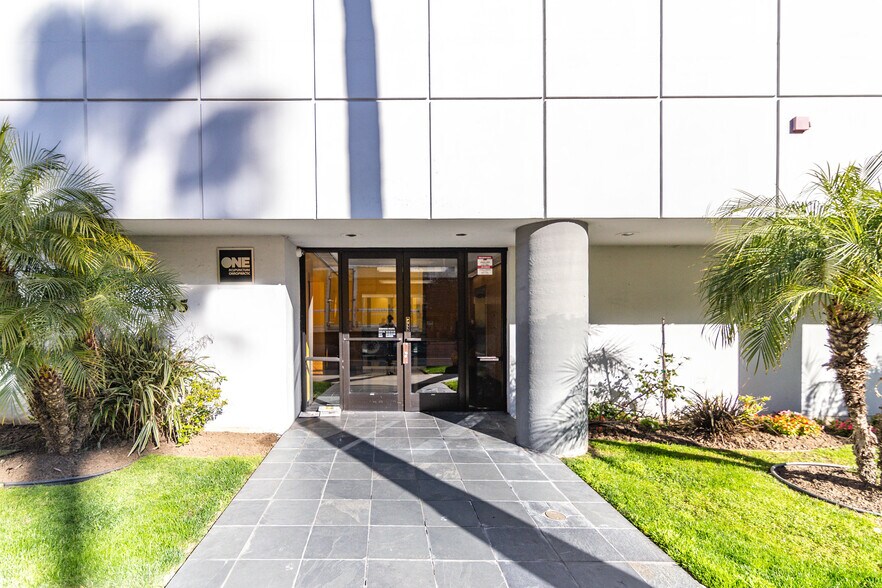 4451-4465 Wilshire Blvd, Los Angeles, CA à louer - Photo de l’immeuble – Image 3 sur 10
