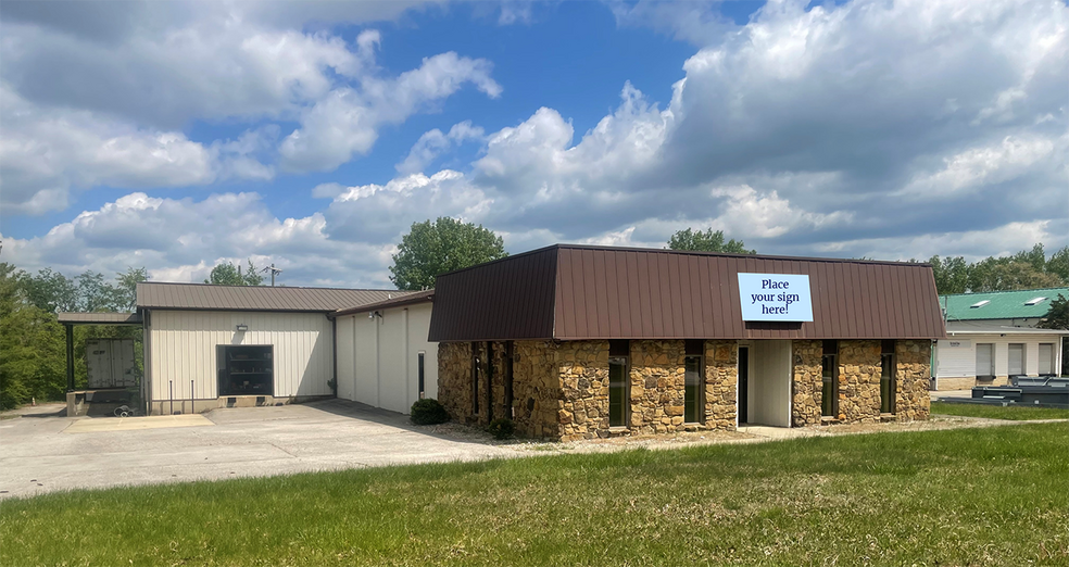 2282 W Industrial Park Dr, Bloomington, IN à louer - Photo de l’immeuble – Image 1 sur 3