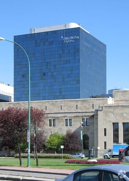 444 St Mary Ave, Winnipeg, MB à louer - Photo de l’immeuble – Image 2 sur 5