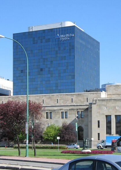 444 St Mary Ave, Winnipeg, MB à louer - Photo de l’immeuble – Image 2 sur 5