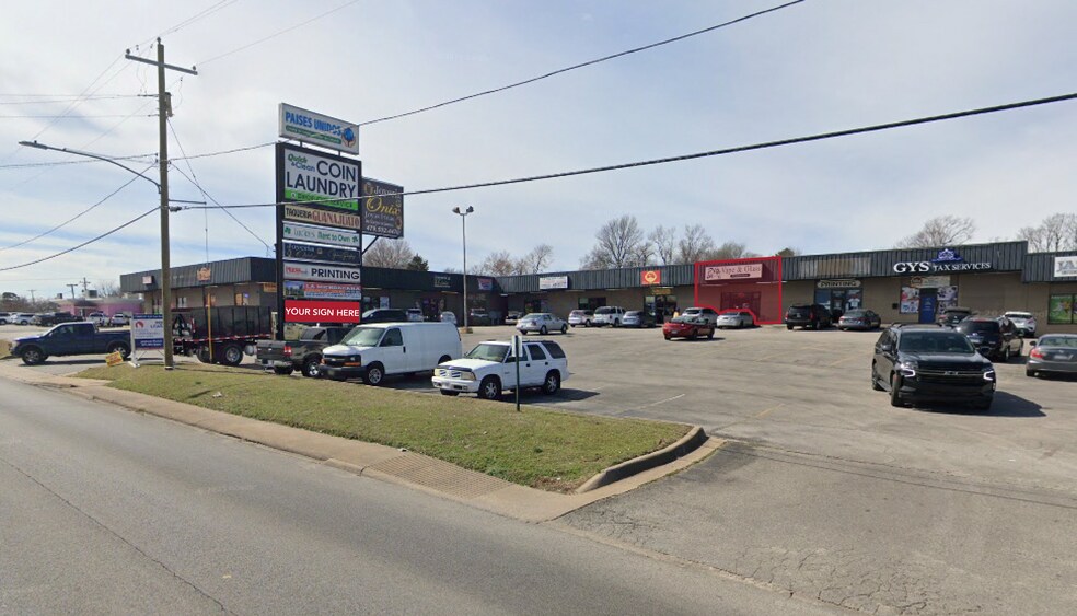 812 N Thompson St, Springdale, AR à louer - Photo de l’immeuble – Image 1 sur 3