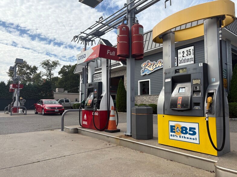 1153 Walt Whitman Rd, Melville, NY à vendre - Photo de l’immeuble – Image 3 sur 12