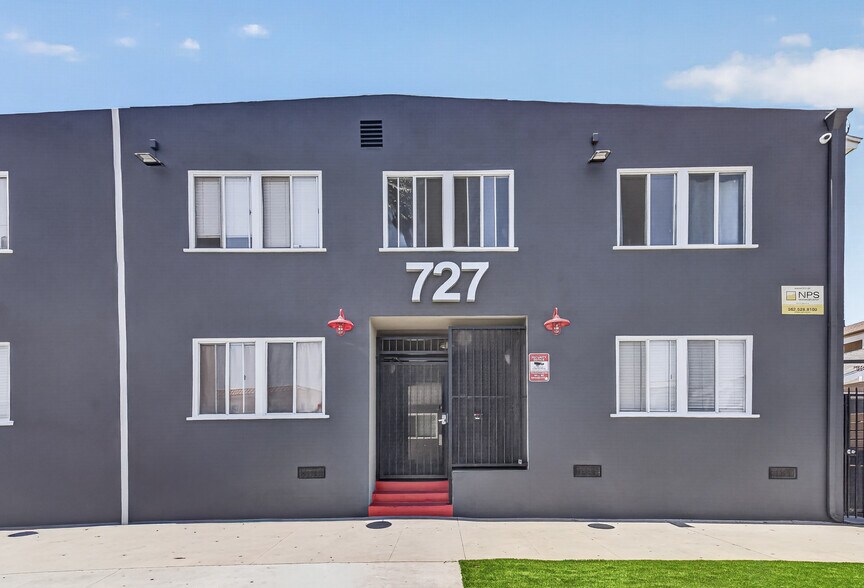 727 Olive Ave, Long Beach, CA à vendre - Photo de l’immeuble – Image 2 sur 28
