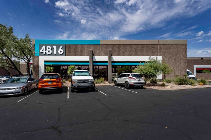 4816 S Ash Ave, Tempe, AZ à louer - Photo de l’immeuble – Image 2 sur 7