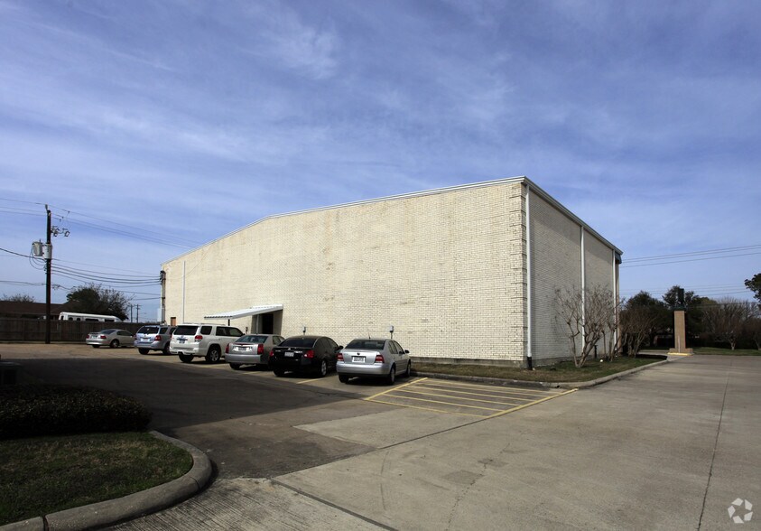 4008 Vista Rd, Pasadena, TX à louer - Photo de l’immeuble – Image 2 sur 4