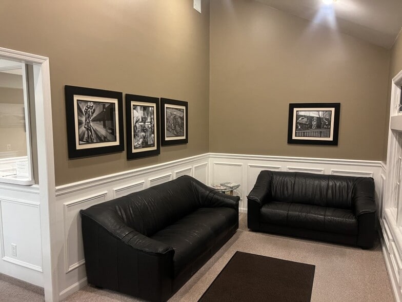 1205 Montauk Hwy, Oakdale, NY à vendre - Hall d’entrée – Image 3 sur 9