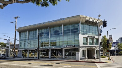 300-306 N Robertson Blvd, Los Angeles, CA à louer Photo de l’immeuble– Image 1 sur 9