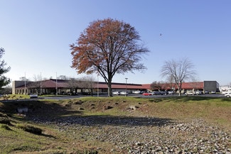 Plus de détails pour 2800 Black Lake Pl, Philadelphia, PA - Local d'activités à louer