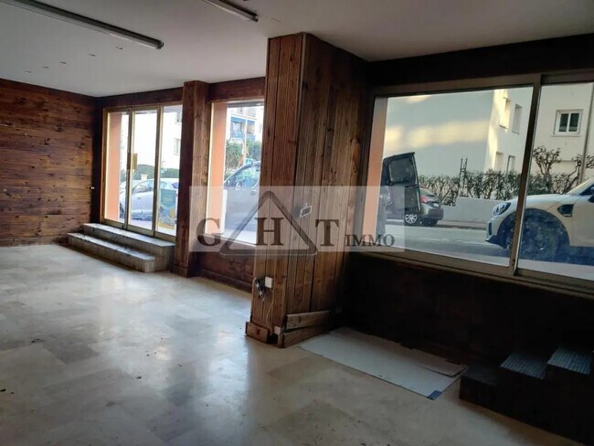 Plus de détails pour Local commercial à vendre