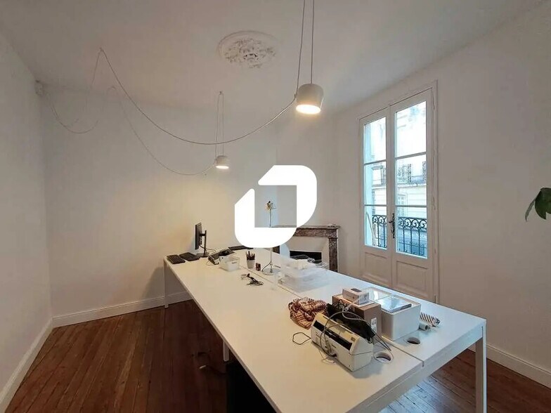 Bureau dans Bordeaux à louer - Photo de l’immeuble – Image 3 sur 6