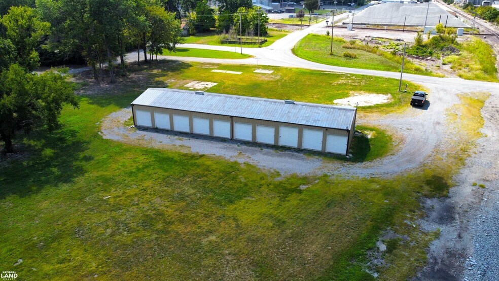 400 S Wilson St, Benton, IL à vendre - Photo de l’immeuble – Image 3 sur 7