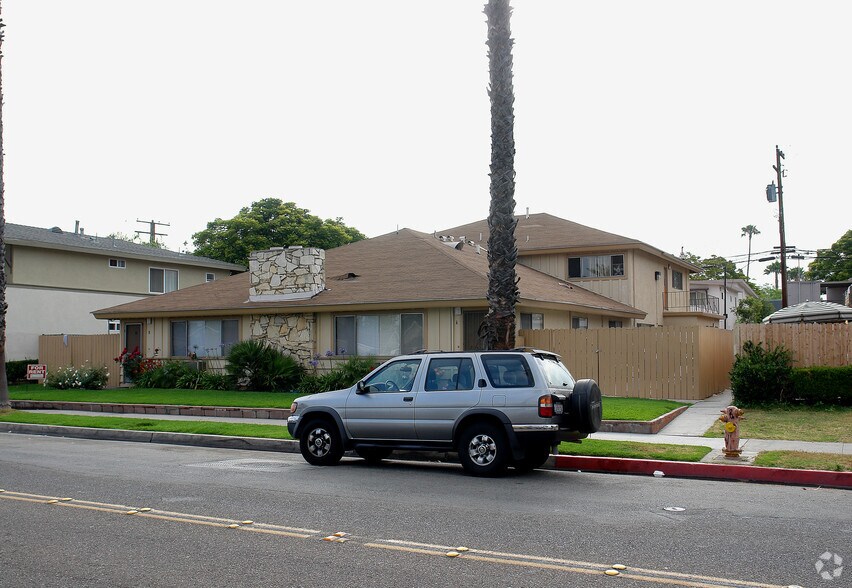 1536 S 9th St, Anaheim, CA à vendre - Photo de l’immeuble – Image 3 sur 3
