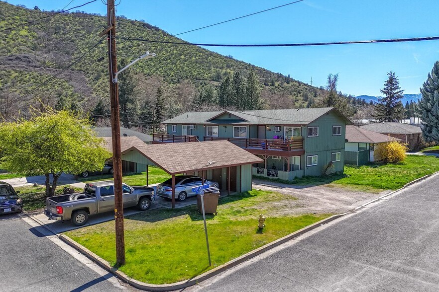 125-131 State St, Yreka, CA à vendre - Photo principale – Image 1 sur 1
