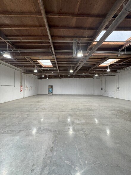 2972 Century Pl, Costa Mesa, CA à louer - Photo de l’immeuble – Image 3 sur 5