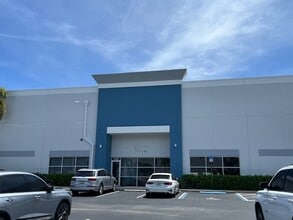 2401-2599 SW 32nd Ave, Pembroke Park, FL à louer Photo de l’immeuble– Image 1 sur 1
