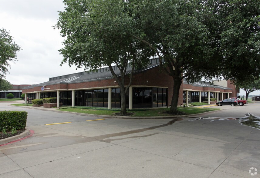 2550 Midway Rd, Carrollton, TX à louer - Photo de l’immeuble – Image 2 sur 3