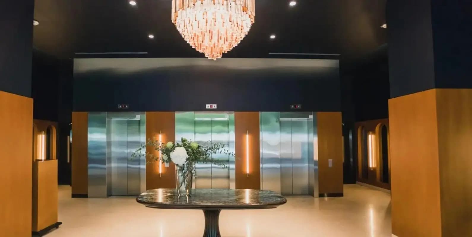 28 Cours Albert Ier, Paris à vendre Photo de l’immeuble– Image 1 sur 1