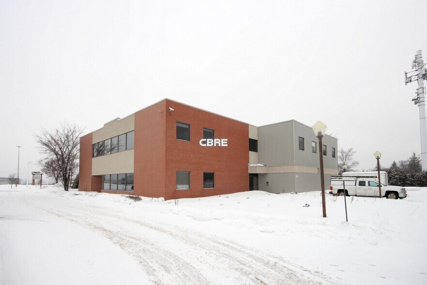 2710 Rue Einstein, Québec, QC à vendre - Photo de l’immeuble – Image 2 sur 5