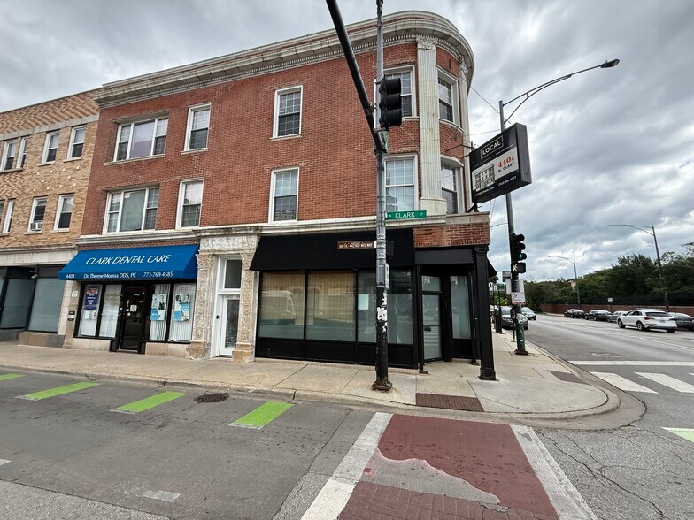 4401-4403 N Clark St, Chicago, IL à louer - Photo de l’immeuble – Image 1 sur 8