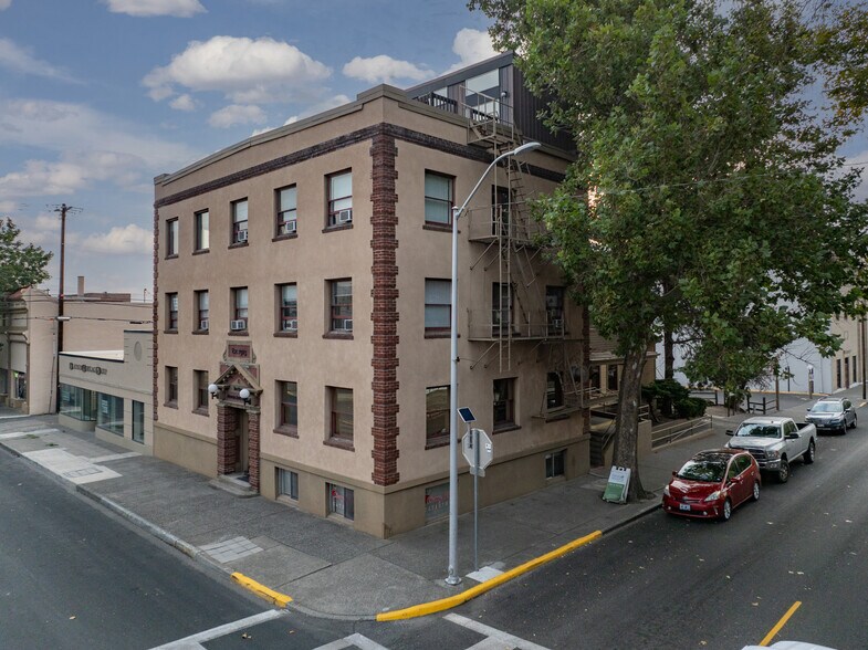 414 Washington St, The Dalles, OR à vendre - Photo de l’immeuble – Image 2 sur 8