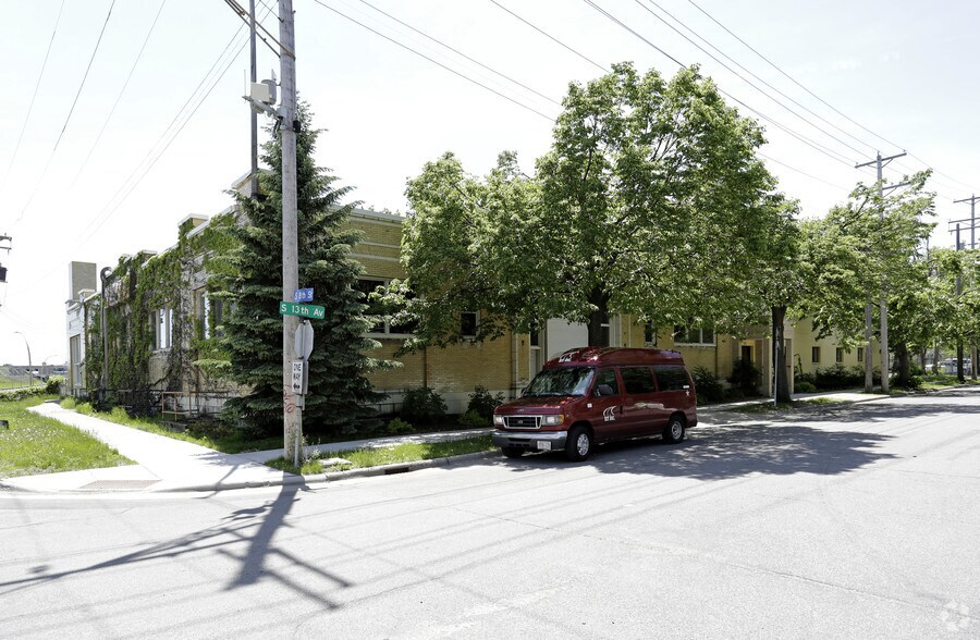 801 S 13th Ave, Minneapolis, MN à vendre - Photo de l’immeuble – Image 2 sur 4