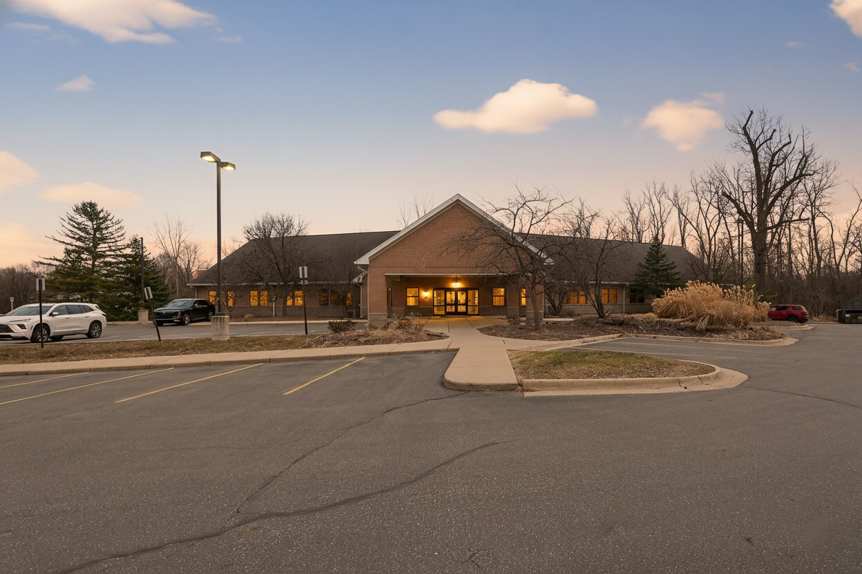 1575 Ramblewood Dr, East Lansing, MI à louer Photo principale– Image 1 sur 18