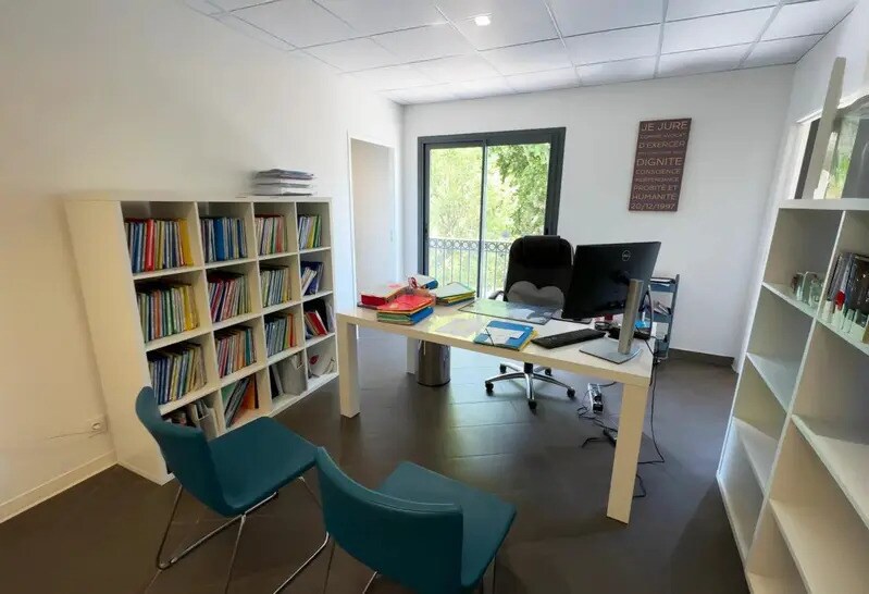 Bureau dans Lunel à louer - Photo de l’immeuble – Image 3 sur 15