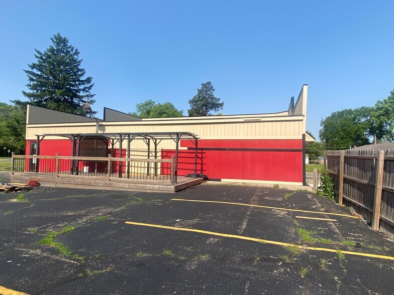 1610 Arrow Ave, Anderson, IN à vendre - Photo de l’immeuble – Image 2 sur 4