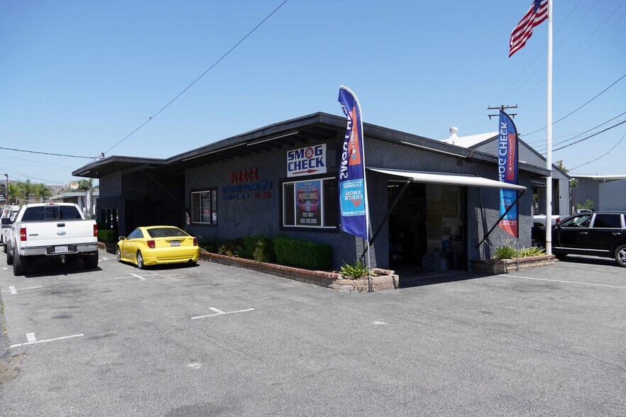 10971 Hole Ave, Riverside, CA à vendre - Photo de l’immeuble – Image 2 sur 15