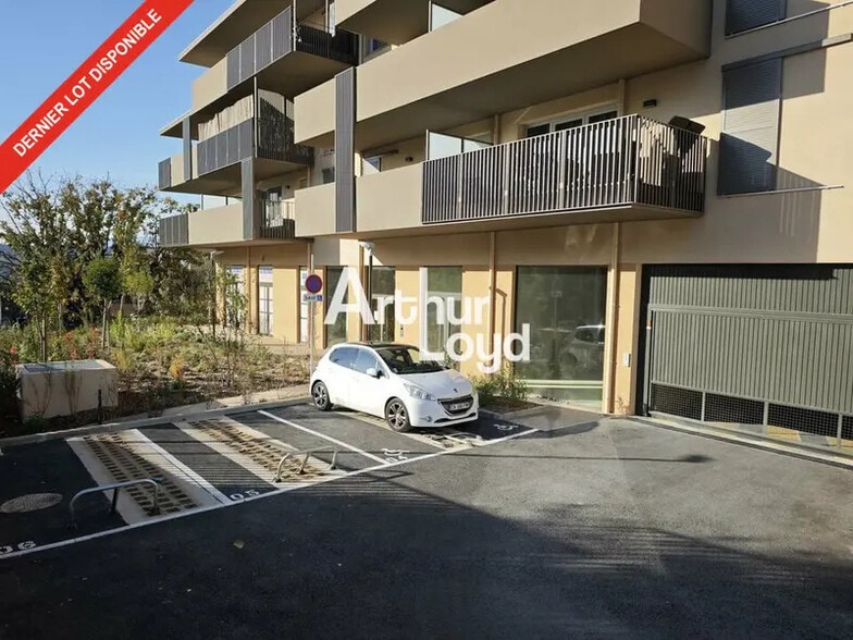 Bureau dans Cagnes-sur-Mer à vendre - Photo de l’immeuble – Image 3 sur 23