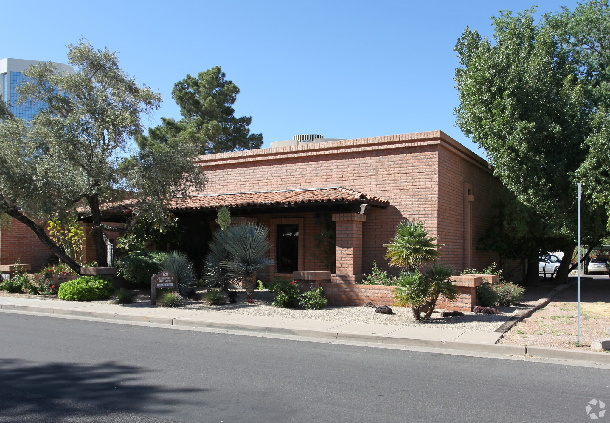 120 E Monterey Way, Phoenix, AZ à louer Photo principale– Image 1 sur 6