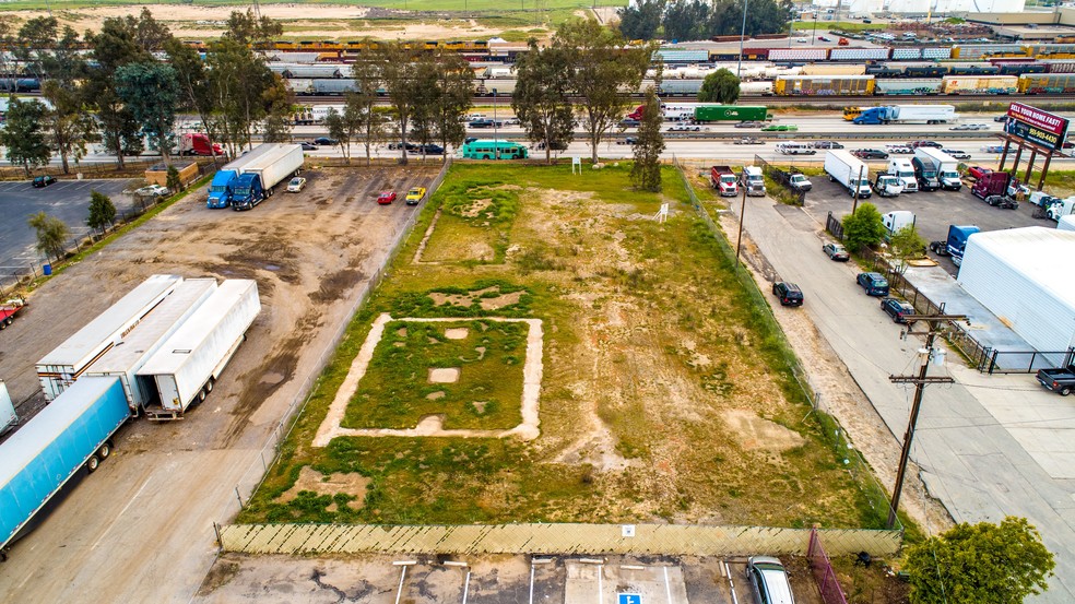 132 & 152 Acacia Avenue, Colton, CA à vendre - Aérien – Image 2 sur 3