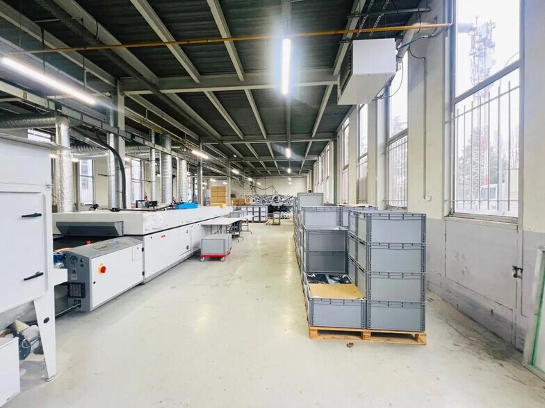 Local d'activités dans Les Loges-en-Josas à vendre - Photo intérieure – Image 2 sur 8