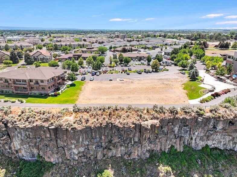 201 River Vista Pl, Twin Falls, ID à vendre - Photo de l’immeuble – Image 2 sur 33