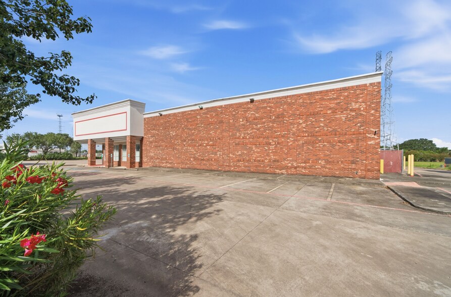 2700 W Main St, League City, TX à vendre - Photo de l’immeuble – Image 2 sur 4