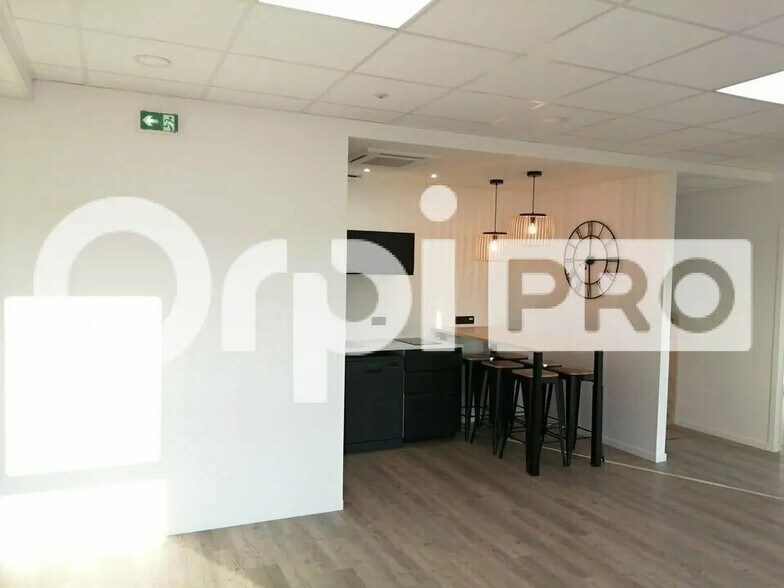 Bureau dans Villefranche-sur-Saône à louer - Photo de l’immeuble – Image 2 sur 9